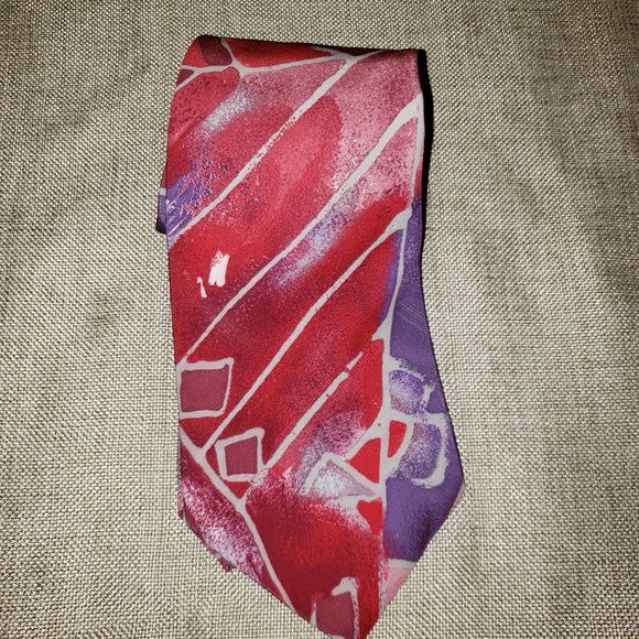 Van Heusen Abstract Necktie 57" x 3.75" - Picture 2 of 6